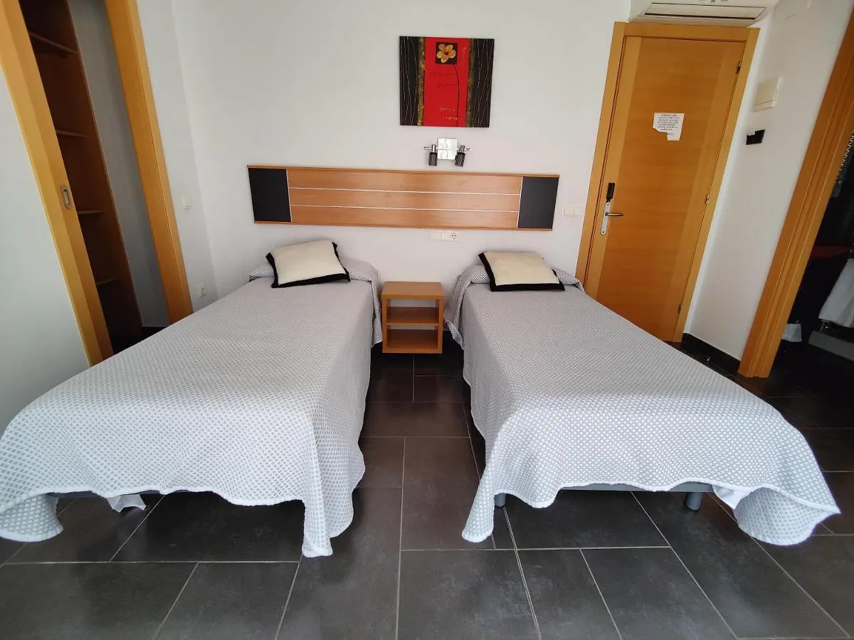 Hostal Manel Pineda De Mar 2*,