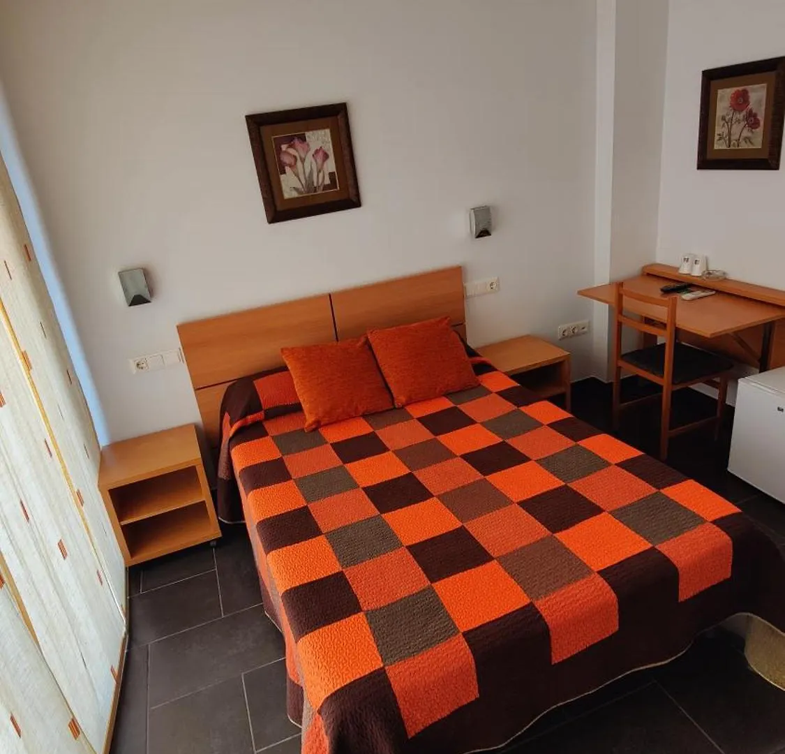 Pensión Hostal Manel Pineda De Mar